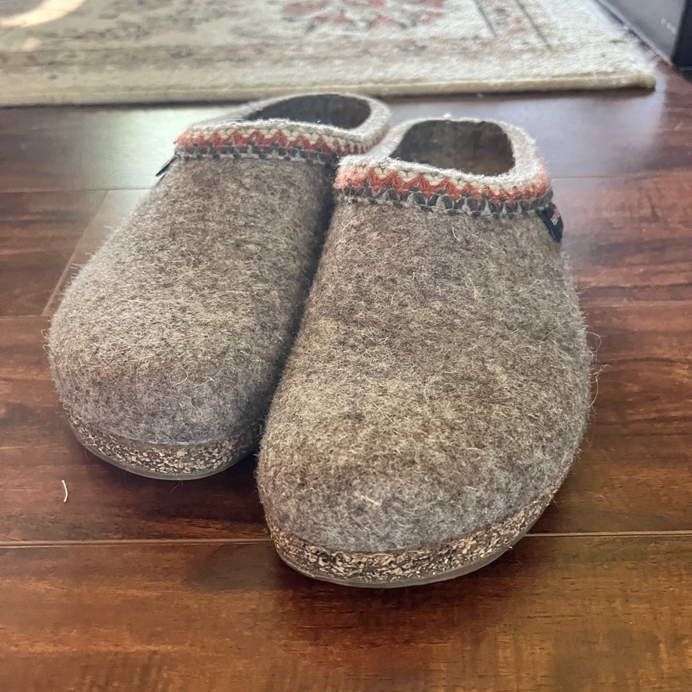 Wool slippers